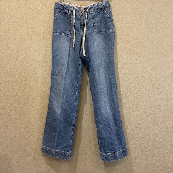 Denim - Women’s Hydraulic Wide Leg Jeans. Women’s Size 8.